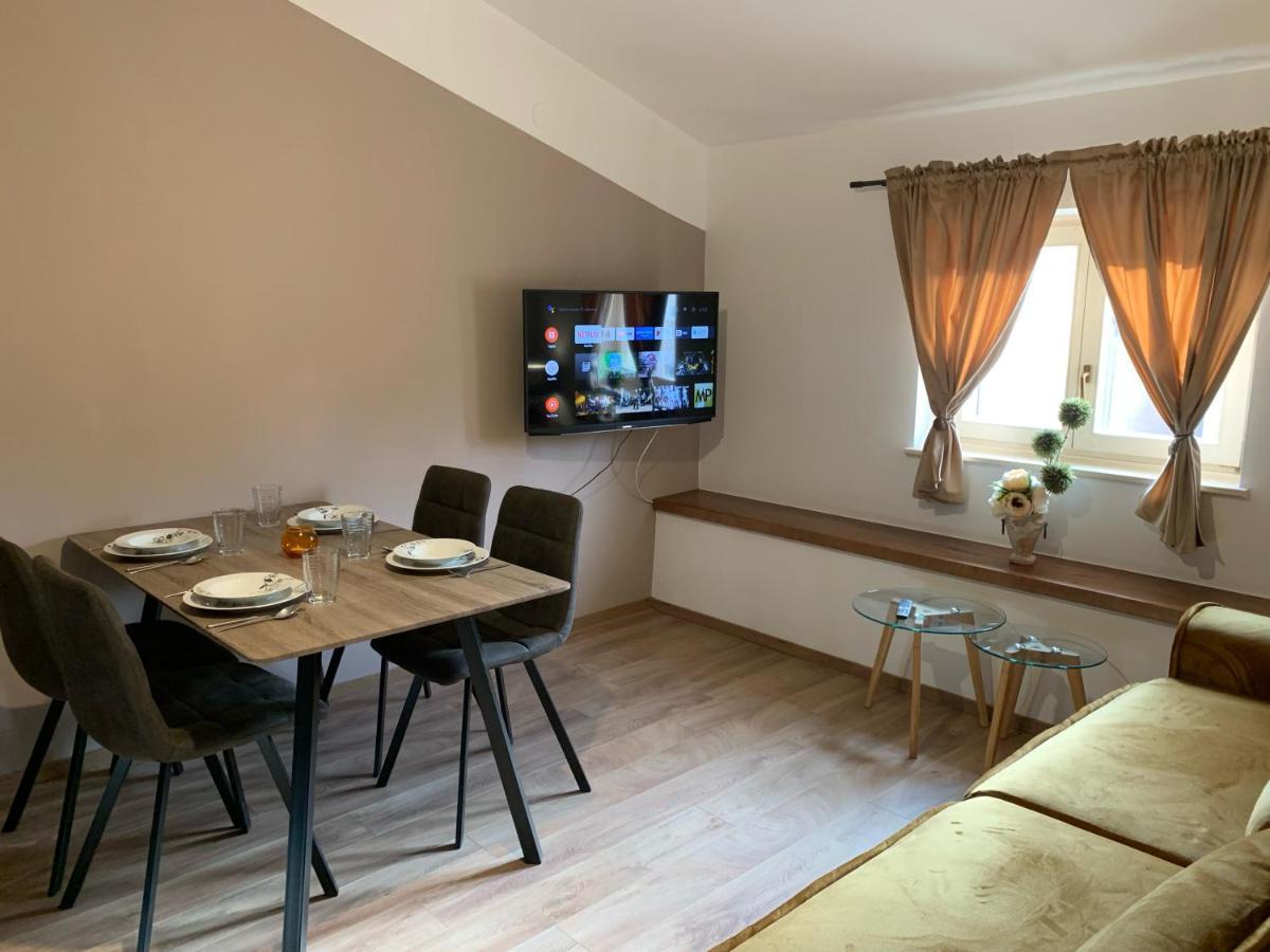 Appartamento Parentium Town Center Porec Esterno foto